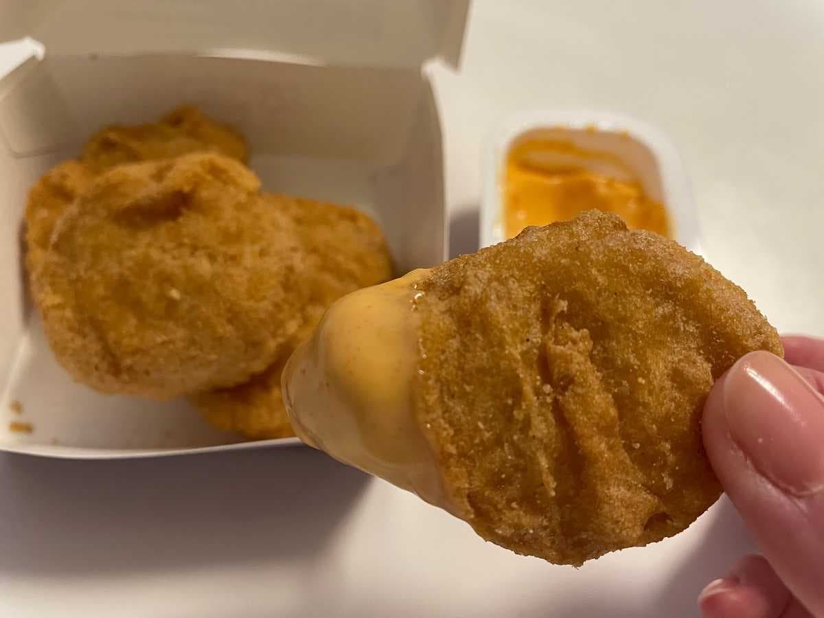 チキンマックナゲット×やみつき旨辛チーズソース